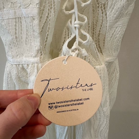 Two Sisters Aurelia Dress White Lace Plunge V Neck Mini Bridal Shower Rehearsal - Picture 15 of 16